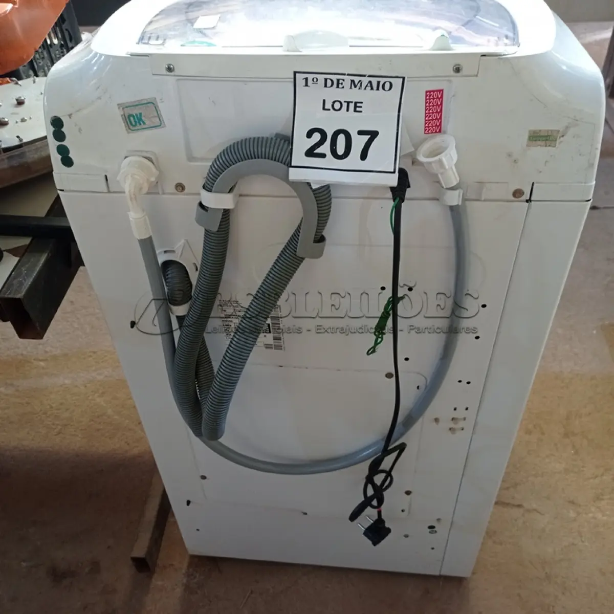 LOTE 207 - 01 MÁQUINA DE LAVAR ROUPAS DE 06 KG MARCA ELECTROLUX 220V. (NO ESTADO) ATENÇÃO! FAZER A VISITAÇÃO ANTES DE ARREMATAR, NÃO SABEMOS SE FUNCIONA. LEILÃO NÃO TEM GARANTIA E NEM DEVOLUÇÃO, SUJEITO A POSSÍVEIS AVARIAS VISÍVEIS/OCULTAS E/OU AUSÊNCIA DE COMPONENTES.