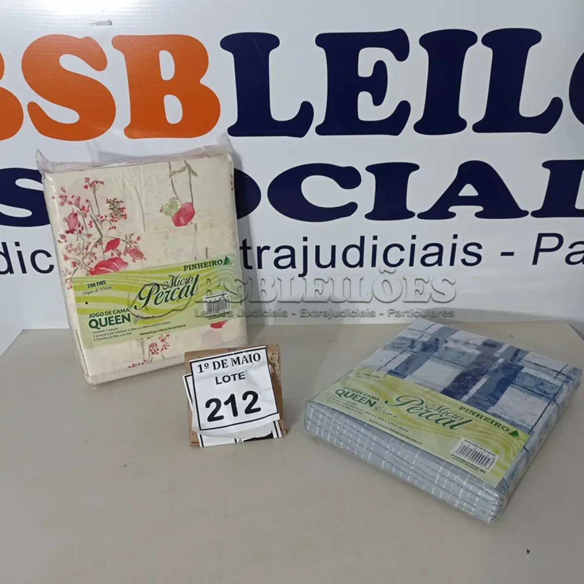 LOTE 212 - 02 JOGOS DE CAMA QUEEN MICRO PERCAL LENÇOL COM ELÁSTICO 1,58M X 1,98M X0,45M DE ALTURA E 02 FRONHAS 0,50M X 0,70M.  (NO ESTADO) ATENÇÃO! FAZER A VISITAÇÃO ANTES DE ARREMATAR, NÃO SABEMOS SE FUNCIONA. LEILÃO NÃO TEM GARANTIA E NEM DEVOLUÇÃO, SUJEITO A POSSÍVEIS AVARIAS VISÍVEIS/OCULTAS E/OU AUSÊNCIA DE COMPONENTES.
