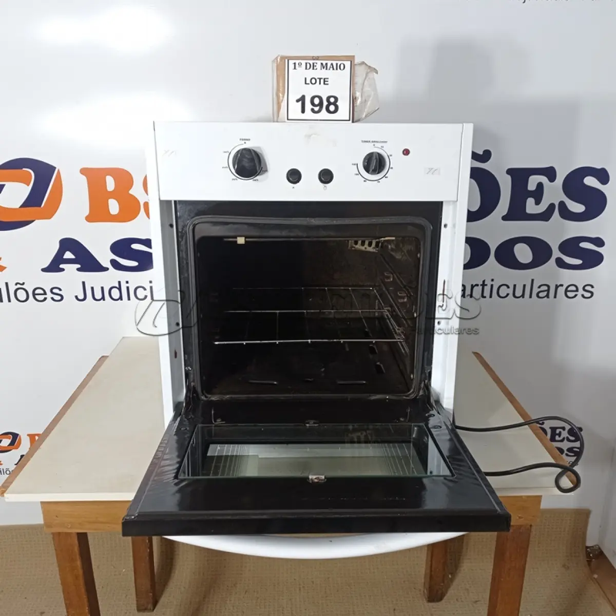LOTE 198 - 01 FORNO VENAX 220V. (NO ESTADO) ATENÇÃO! FAZER A VISITAÇÃO ANTES DE ARREMATAR, NÃO SABEMOS SE FUNCIONA. LEILÃO NÃO TEM GARANTIA E NEM DEVOLUÇÃO, SUJEITO A POSSÍVEIS AVARIAS VISÍVEIS/OCULTAS E/OU AUSÊNCIA DE COMPONENTES.