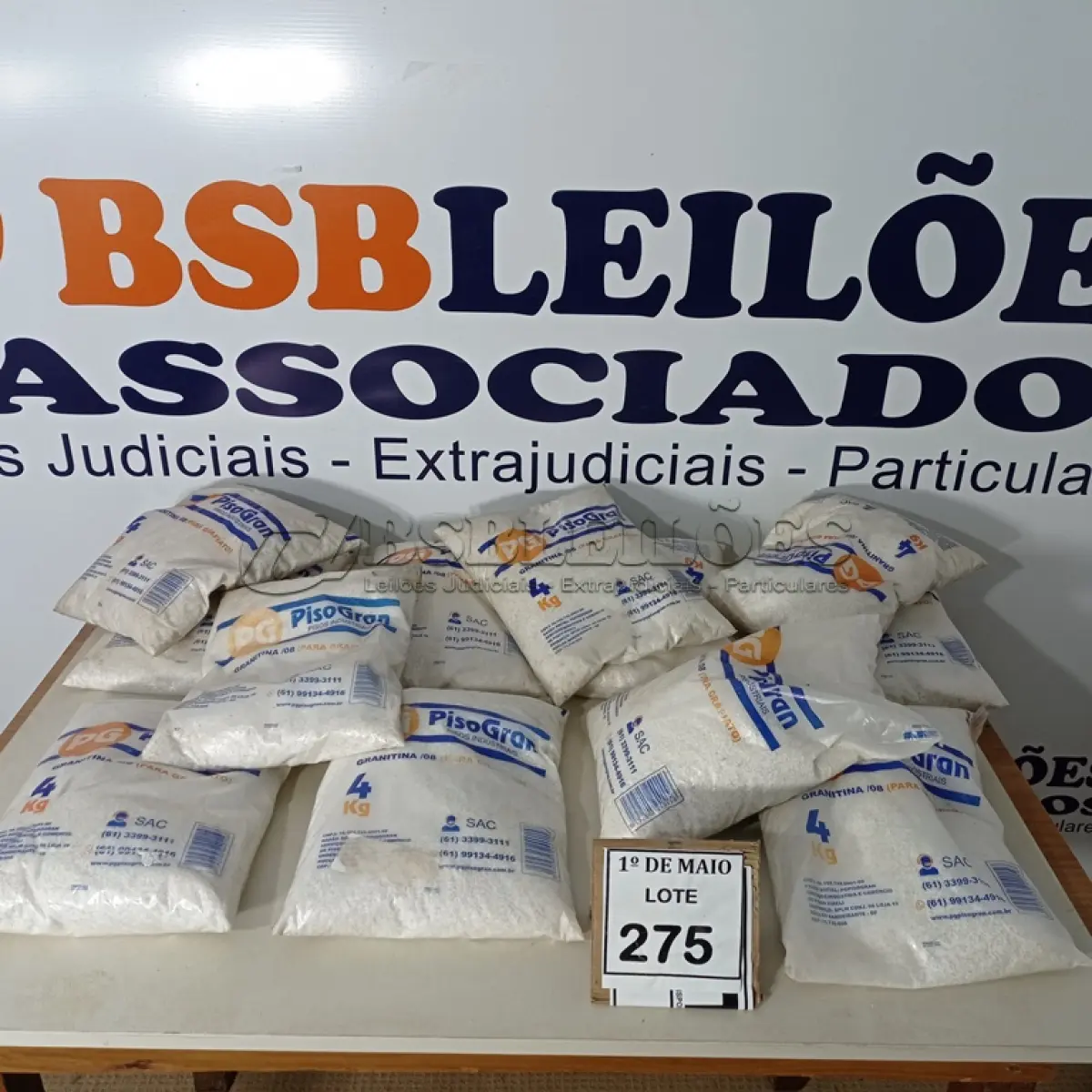 LOTE 275 - 10 PACOTES DE GRANITINA/08 PARA GRAFIADO COM 4KG CADA. (NO ESTADO) ATENÇÃO! FAZER A VISITAÇÃO ANTES DE ARREMATAR, NÃO SABEMOS SE FUNCIONA. LEILÃO NÃO TEM GARANTIA E NEM DEVOLUÇÃO, SUJEITO A POSSÍVEIS AVARIAS VISÍVEIS/OCULTAS E/OU AUSÊNCIA DE COMPONENTES.