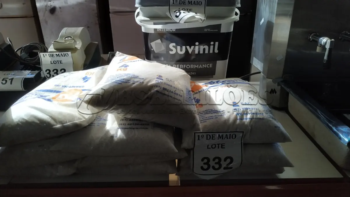 LOTE 332 - 10 PACOTES DE GRANITINA/08 PARA GRAFIADO COM 4KG CADA. (NO ESTADO) ATENÇÃO! FAZER A VISITAÇÃO ANTES DE ARREMATAR, NÃO SABEMOS SE FUNCIONA. LEILÃO NÃO TEM GARANTIA E NEM DEVOLUÇÃO, SUJEITO A POSSÍVEIS AVARIAS VISÍVEIS/OCULTAS E/OU AUSÊNCIA DE COMPONENTES.