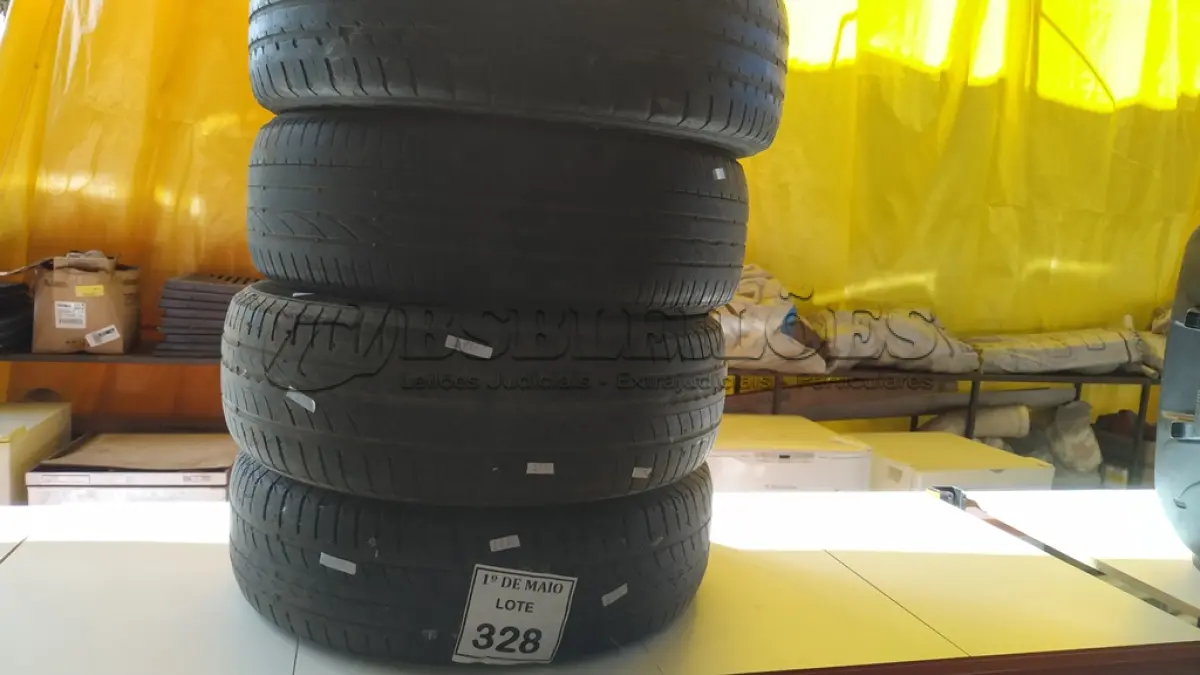 LOTE 328 - 04 PNEUS, SENDO 02 PNEUS 175/70 ARO 14 E 02 PNEUS 185/60 ARO 15 USADOS.  (NO ESTADO) ATENÇÃO! FAZER A VISITAÇÃO ANTES DE ARREMATAR, NÃO SABEMOS SE FUNCIONA. LEILÃO NÃO TEM GARANTIA E NEM DEVOLUÇÃO, SUJEITO A POSSÍVEIS AVARIAS VISÍVEIS/OCULTAS E/OU AUSÊNCIA DE COMPONENTES.