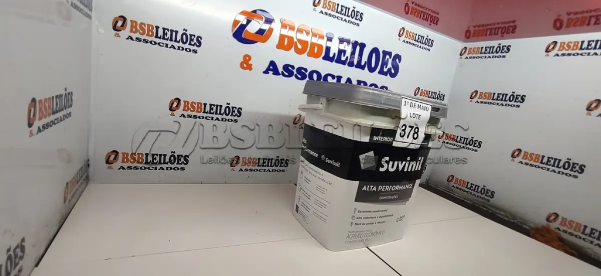 LOTE 378 - 01 BALDE DE TINTA SUVINIL INTERIORES FOSCOS 18L NA COR FOSCO BRANCO. VENCIMENTO 10/2027 (NOVO) (NO ESTADO) ATENÇÃO! FAZER A VISITAÇÃO ANTES DE ARREMATAR, NÃO SABEMOS SE FUNCIONA. LEILÃO NÃO TEM GARANTIA E NEM DEVOLUÇÃO, SUJEITO A POSSÍVEIS AVARIAS VISÍVEIS/OCULTAS E/OU AUSÊNCIA DE COMPONENTES.