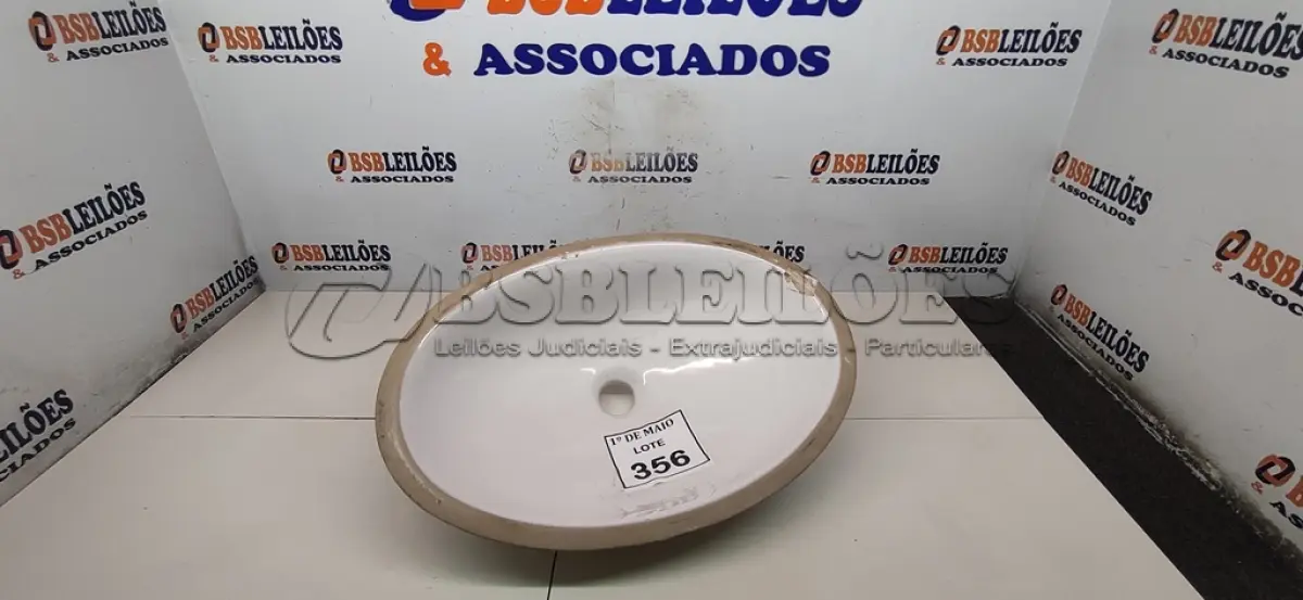 LOTE 356 - 01 CUBA PARA PIA DE BANHEIRO NA COR BRANCA (NOVO). (NO ESTADO) ATENÇÃO! FAZER A VISITAÇÃO ANTES DE ARREMATAR, NÃO SABEMOS SE FUNCIONA. LEILÃO NÃO TEM GARANTIA E NEM DEVOLUÇÃO, SUJEITO A POSSÍVEIS AVARIAS VISÍVEIS/OCULTAS E/OU AUSÊNCIA DE COMPONENTES.