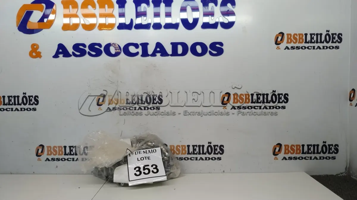 LOTE 353 - 01 LOTE COM DIVERSOS PARAFUSOS. (NOVO) (NO ESTADO) ATENÇÃO! FAZER A VISITAÇÃO ANTES DE ARREMATAR, NÃO SABEMOS SE FUNCIONA. LEILÃO NÃO TEM GARANTIA E NEM DEVOLUÇÃO, SUJEITO A POSSÍVEIS AVARIAS VISÍVEIS/OCULTAS E/OU AUSÊNCIA DE COMPONENTES.