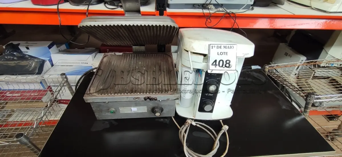LOTE 408 - 01 SANDUICHEIRA EM INOX ELÉTRICA TRIFÁSICA E 01 PURIFICADOR DE ÁGUA PARA RETIRADA DE PEÇAS. (NO ESTADO) ATENÇÃO! FAZER A VISITAÇÃO ANTES DE ARREMATAR, NÃO SABEMOS SE FUNCIONA. LEILÃO NÃO TEM GARANTIA E NEM DEVOLUÇÃO, SUJEITO A POSSÍVEIS AVARIAS VISÍVEIS/OCULTAS E/OU AUSÊNCIA DE COMPONENTES.