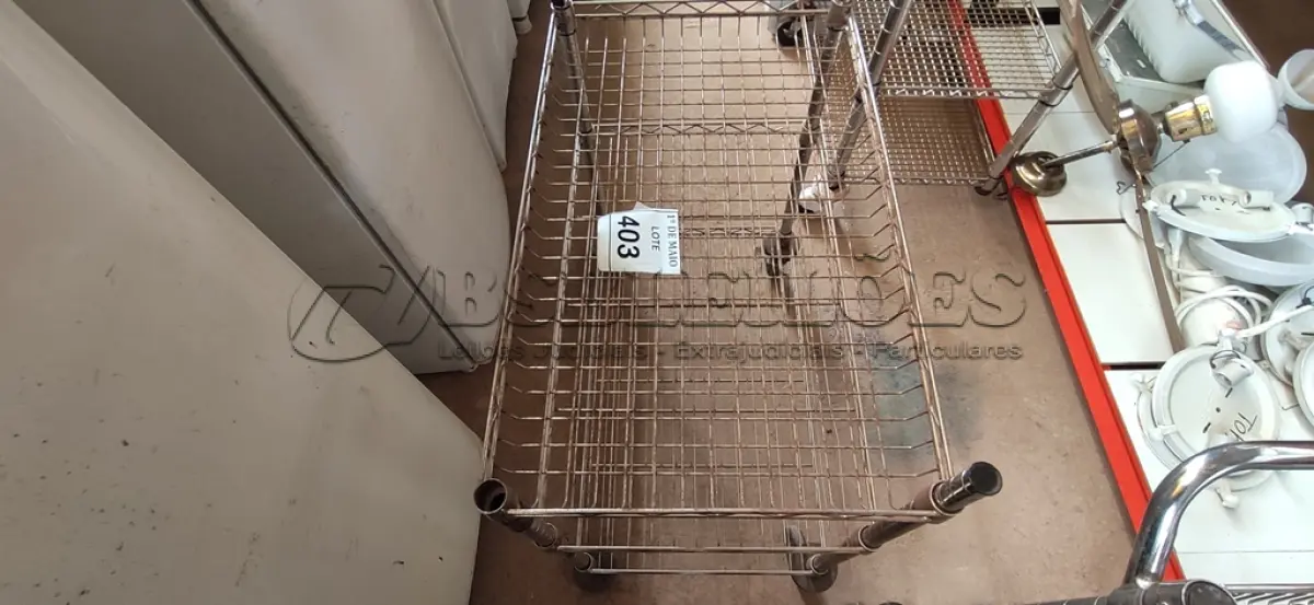 LOTE 403 - 01 CARRINHO PARA TRANSPORTE 03 BANDEJAS. (NO ESTADO) ATENÇÃO! FAZER A VISITAÇÃO ANTES DE ARREMATAR, NÃO SABEMOS SE FUNCIONA. LEILÃO NÃO TEM GARANTIA E NEM DEVOLUÇÃO, SUJEITO A POSSÍVEIS AVARIAS VISÍVEIS/OCULTAS E/OU AUSÊNCIA DE COMPONENTES.