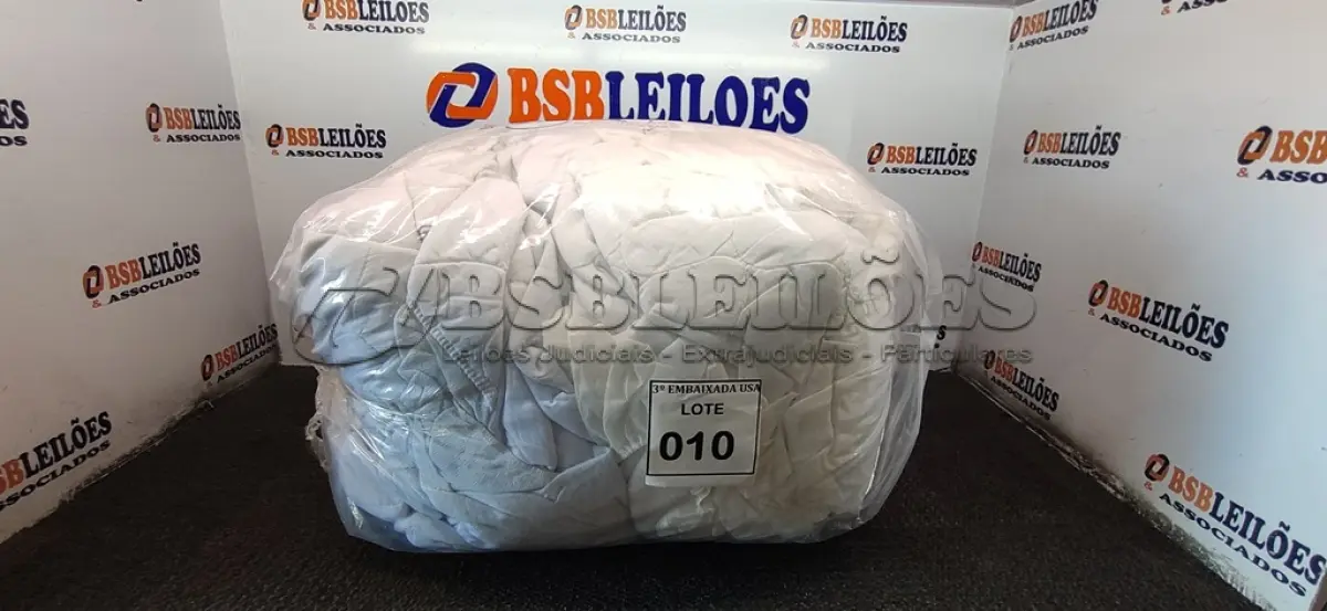 LOTE 010 - 10 COLCHAS DE SOLTEIROS. (NO ESTADO EM QUE SE ENCONTRA. SUJEITO A AVARIAS OCULTAS/VISÍVEIS.)