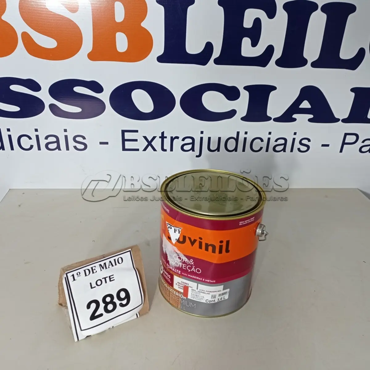 LOTE 289 - 01 LATA DE TINTA ESMALTE SINTÉTICO PARA MADEIRA E METAL 3,6L NA COR BRILHANTE VERMELHO MARCA SUVINIL (NOVO).  (NO ESTADO) ATENÇÃO! FAZER A VISITAÇÃO ANTES DE ARREMATAR, NÃO SABEMOS SE FUNCIONA. LEILÃO NÃO TEM GARANTIA E NEM DEVOLUÇÃO, SUJEITO A POSSÍVEIS AVARIAS VISÍVEIS/OCULTAS E/OU AUSÊNCIA DE COMPONENTES.