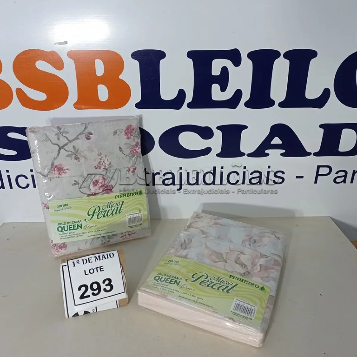 LOTE 293 - 02 JOGOS DE CAMA QUEEN MICRO PERCAL LENÇOL COM ELÁSTICO 1,58M X 1,98M X0,45M DE ALTURA E 02 FRONHAS 0,50M X 0,70M.  (NO ESTADO) ATENÇÃO! FAZER A VISITAÇÃO ANTES DE ARREMATAR, NÃO SABEMOS SE FUNCIONA. LEILÃO NÃO TEM GARANTIA E NEM DEVOLUÇÃO, SUJEITO A POSSÍVEIS AVARIAS VISÍVEIS/OCULTAS E/OU AUSÊNCIA DE COMPONENTES.