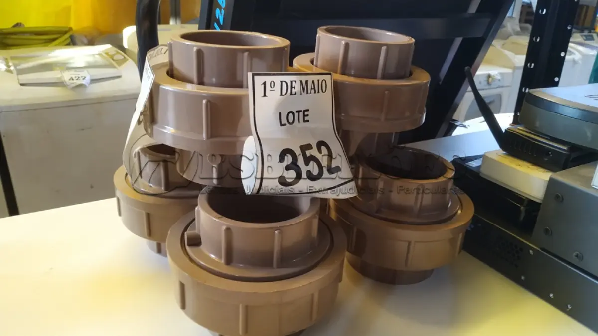 LOTE 352 - 06 UNIÃO SOLDÁVEL 75MM KRONA. (NOVO) (NO ESTADO) ATENÇÃO! FAZER A VISITAÇÃO ANTES DE ARREMATAR, NÃO SABEMOS SE FUNCIONA. LEILÃO NÃO TEM GARANTIA E NEM DEVOLUÇÃO, SUJEITO A POSSÍVEIS AVARIAS VISÍVEIS/OCULTAS E/OU AUSÊNCIA DE COMPONENTES.