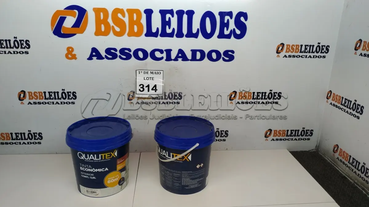 LOTE 314 - 02 GALÕES DE TINTA DE 3,6L AMARELO SOL MARCA QUALITEX. (NOVO) (NO ESTADO) ATENÇÃO! FAZER A VISITAÇÃO ANTES DE ARREMATAR, NÃO SABEMOS SE FUNCIONA. LEILÃO NÃO TEM GARANTIA E NEM DEVOLUÇÃO, SUJEITO A POSSÍVEIS AVARIAS VISÍVEIS/OCULTAS E/OU AUSÊNCIA DE COMPONENTES.
