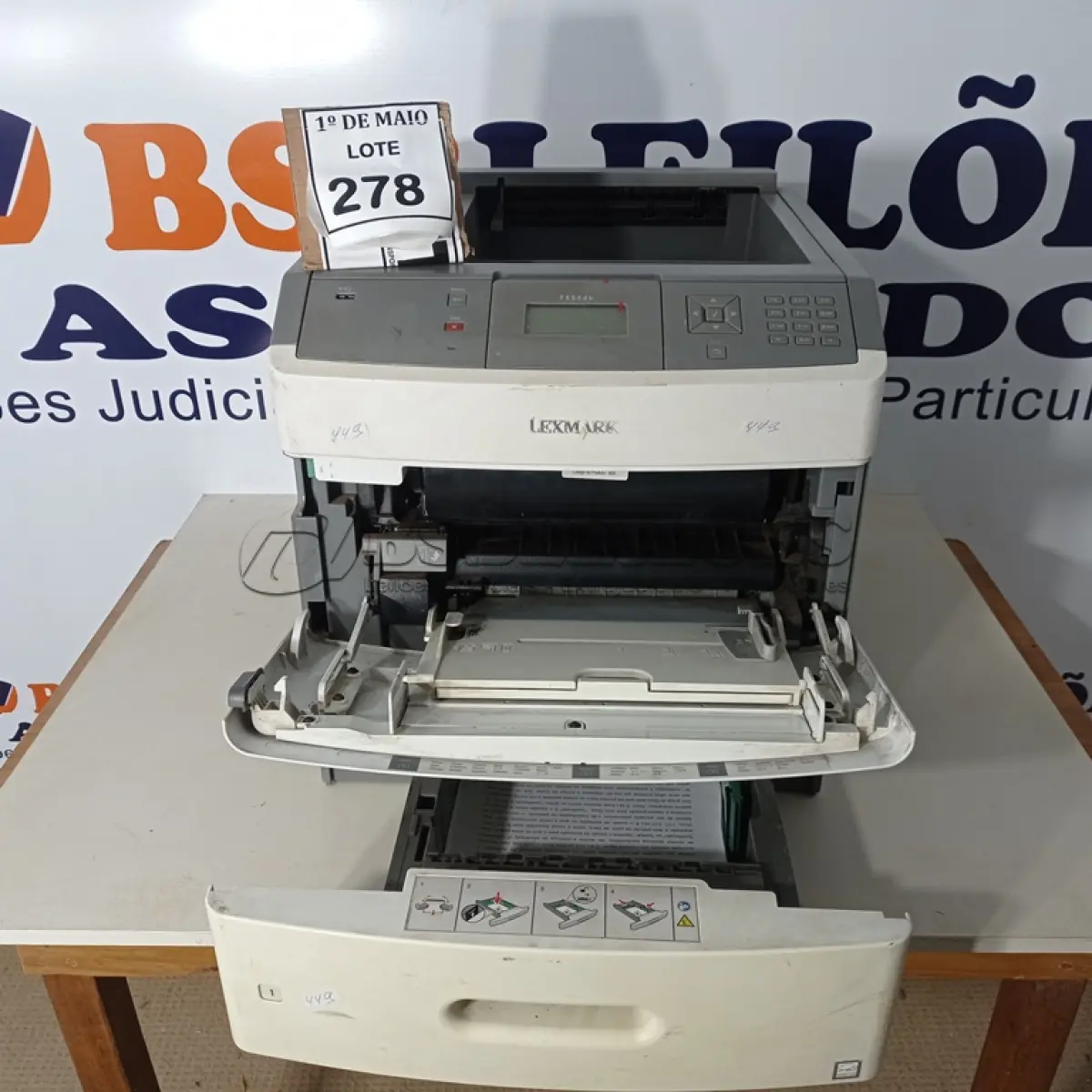 LOTE 278 - 01 IMPRESSORA LEXMARK T654DN.  (NO ESTADO) ATENÇÃO! FAZER A VISITAÇÃO ANTES DE ARREMATAR, NÃO SABEMOS SE FUNCIONA. LEILÃO NÃO TEM GARANTIA E NEM DEVOLUÇÃO, SUJEITO A POSSÍVEIS AVARIAS VISÍVEIS/OCULTAS E/OU AUSÊNCIA DE COMPONENTES.
