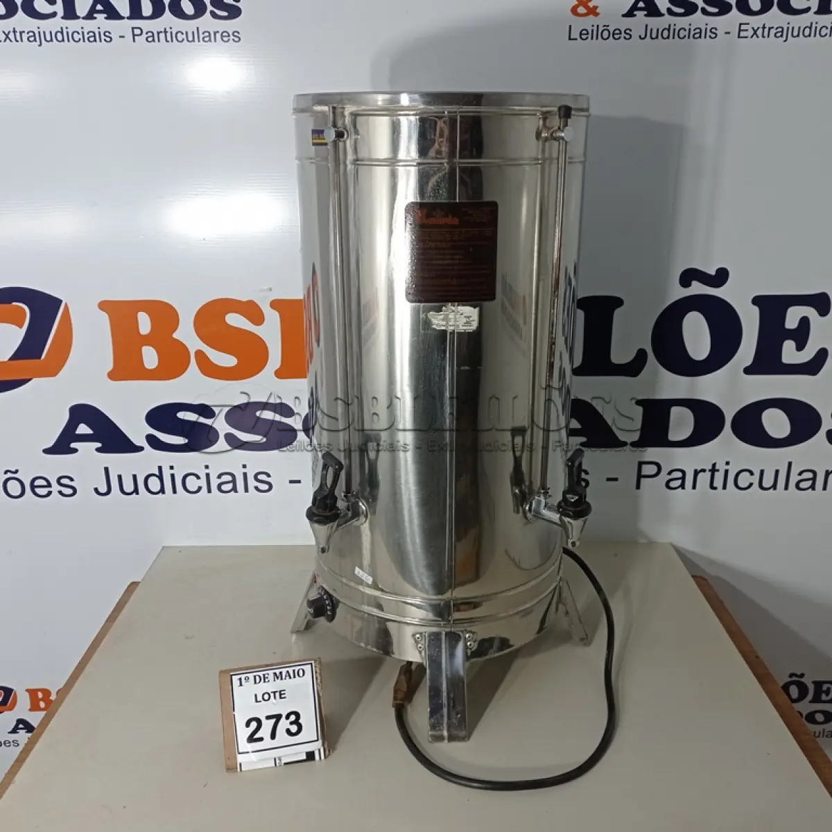 LOTE 273 - 01 CAFETEIRA ELÉTRICA EM INOX. (NO ESTADO) ATENÇÃO! FAZER A VISITAÇÃO ANTES DE ARREMATAR, NÃO SABEMOS SE FUNCIONA. LEILÃO NÃO TEM GARANTIA E NEM DEVOLUÇÃO, SUJEITO A POSSÍVEIS AVARIAS VISÍVEIS/OCULTAS E/OU AUSÊNCIA DE COMPONENTES.