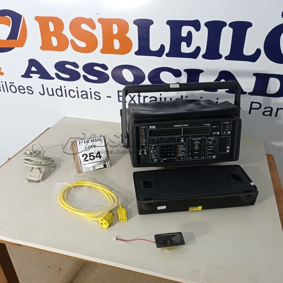 LOTE 254 - 01 APARELHO ANALISADOR DE COMUNICAÇÃO FIREBERD 6000.  (NO ESTADO) ATENÇÃO! FAZER A VISITAÇÃO ANTES DE ARREMATAR, NÃO SABEMOS SE FUNCIONA. LEILÃO NÃO TEM GARANTIA E NEM DEVOLUÇÃO, SUJEITO A POSSÍVEIS AVARIAS VISÍVEIS/OCULTAS E/OU AUSÊNCIA DE COMPONENTES.
