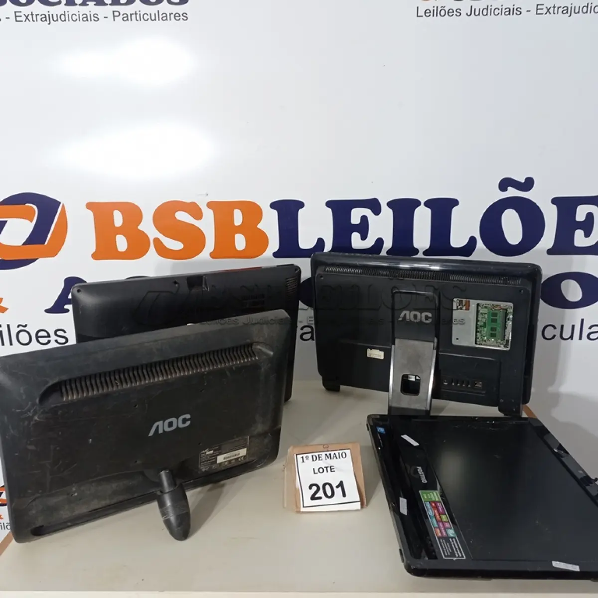 LOTE 201 - 04 ALL IN ONE, SENDO 02 AOC E 02 POSITIVO PARA RETIRADA DE PEÇAS. (NO ESTADO) ATENÇÃO! FAZER A VISITAÇÃO ANTES DE ARREMATAR, NÃO SABEMOS SE FUNCIONA. LEILÃO NÃO TEM GARANTIA E NEM DEVOLUÇÃO, SUJEITO A POSSÍVEIS AVARIAS VISÍVEIS/OCULTAS E/OU AUSÊNCIA DE COMPONENTES.