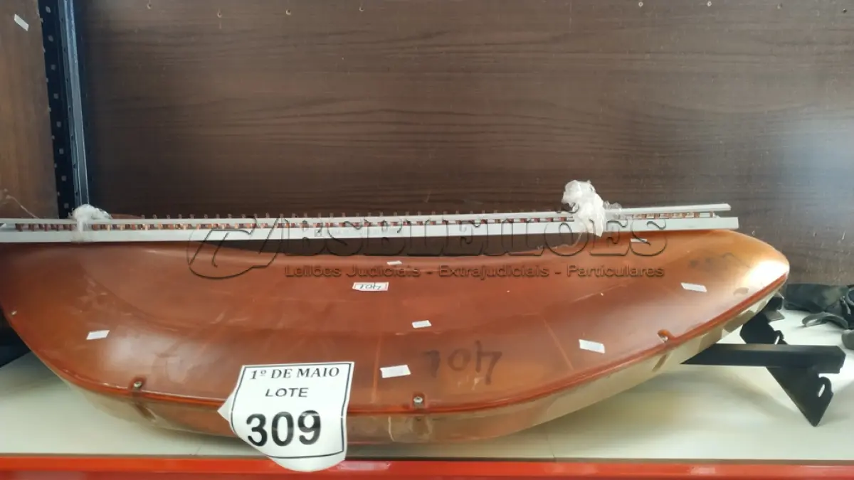 LOTE 309 - 01 SIRENE VEICULAR. (NO ESTADO) ATENÇÃO! FAZER A VISITAÇÃO ANTES DE ARREMATAR, NÃO SABEMOS SE FUNCIONA. LEILÃO NÃO TEM GARANTIA E NEM DEVOLUÇÃO, SUJEITO A POSSÍVEIS AVARIAS VISÍVEIS/OCULTAS E/OU AUSÊNCIA DE COMPONENTES.