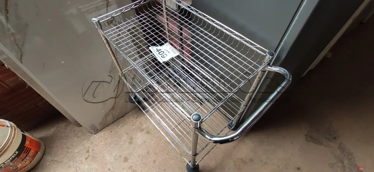LOTE 409 - 01 CARRINHO PARA TRANSPORTE 03 BANDEJAS. (NO ESTADO) ATENÇÃO! FAZER A VISITAÇÃO ANTES DE ARREMATAR, NÃO SABEMOS SE FUNCIONA. LEILÃO NÃO TEM GARANTIA E NEM DEVOLUÇÃO, SUJEITO A POSSÍVEIS AVARIAS VISÍVEIS/OCULTAS E/OU AUSÊNCIA DE COMPONENTES.