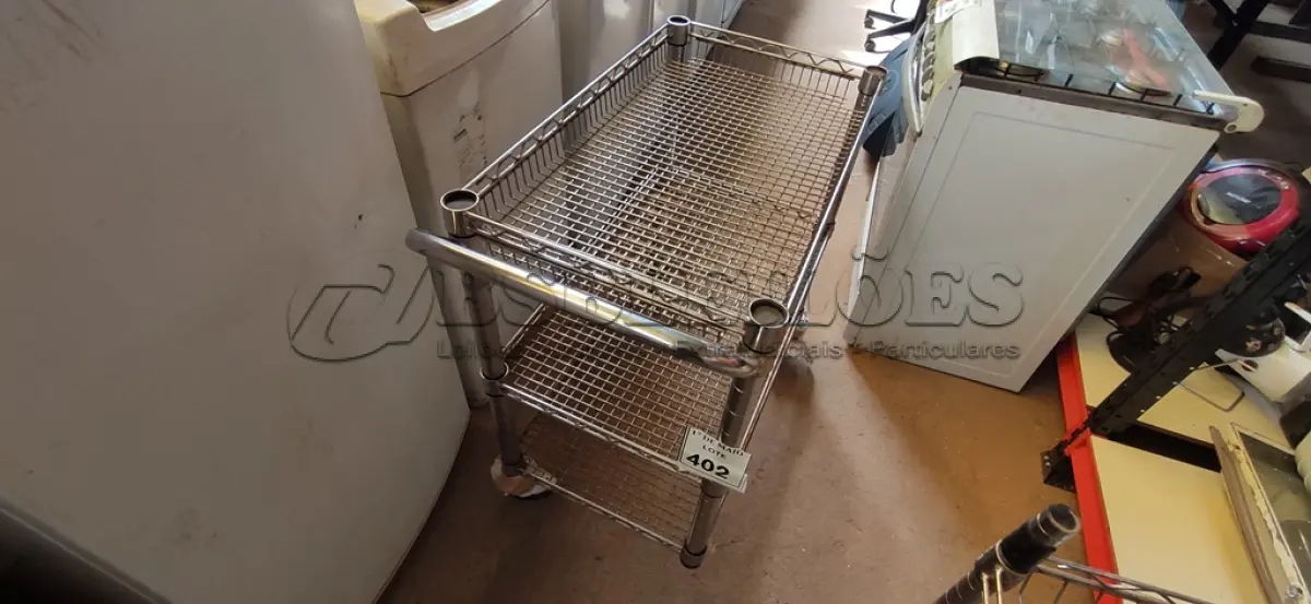 LOTE 402 - 01 CARRINHO PARA TRANSPORTE 03 BANDEJAS. (NO ESTADO) ATENÇÃO! FAZER A VISITAÇÃO ANTES DE ARREMATAR, NÃO SABEMOS SE FUNCIONA. LEILÃO NÃO TEM GARANTIA E NEM DEVOLUÇÃO, SUJEITO A POSSÍVEIS AVARIAS VISÍVEIS/OCULTAS E/OU AUSÊNCIA DE COMPONENTES.