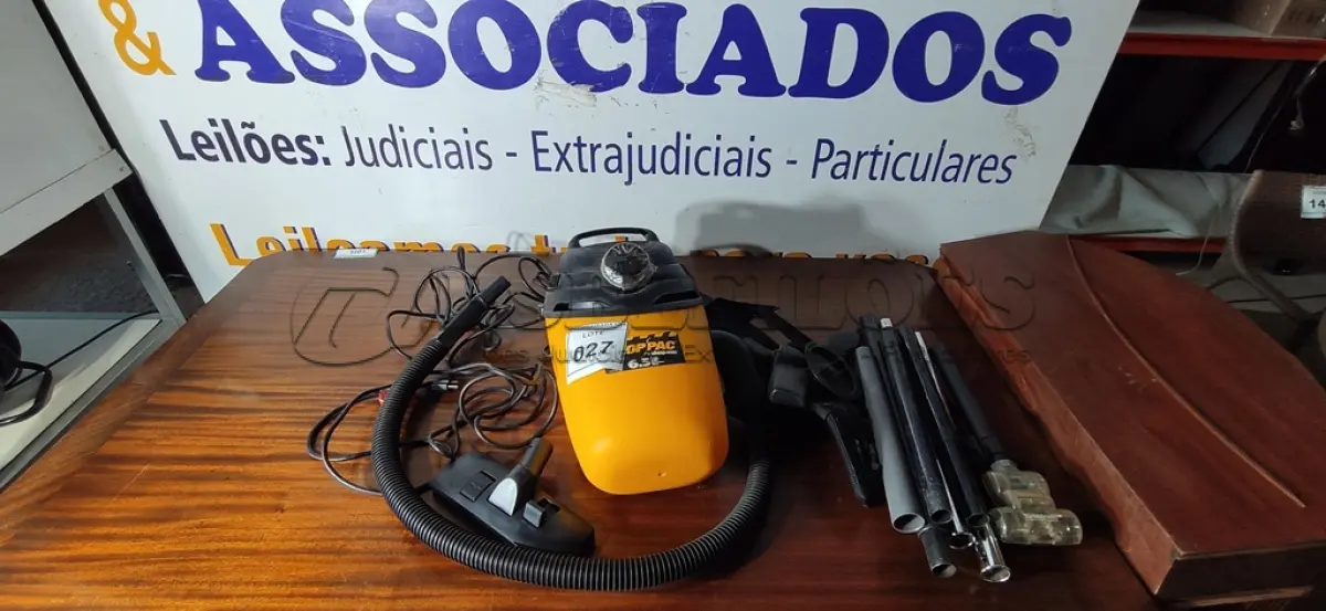 LOTE 027 - 01 ASPIRADOR. (NO ESTADO EM QUE SE ENCONTRA. SUJEITO A AVARIAS OCULTAS/VISÍVEIS.) AV9792E