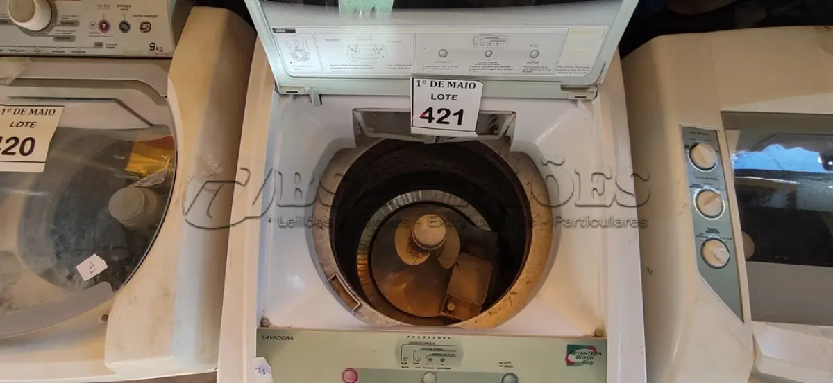 LOTE 421 - 01 MÁQUINA DE LAVAR 6KG MARCA BRASTEMP 220V COM AVARIAS. (NO ESTADO) ATENÇÃO! FAZER A VISITAÇÃO ANTES DE ARREMATAR, NÃO SABEMOS SE FUNCIONA. LEILÃO NÃO TEM GARANTIA E NEM DEVOLUÇÃO, SUJEITO A POSSÍVEIS AVARIAS VISÍVEIS/OCULTAS E/OU AUSÊNCIA DE COMPONENTES.