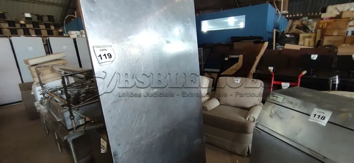 LOTE 119 - 01 TAMPO PARA BANCADA EM INOX SEM OS PÉS. (NO ESTADO EM QUE SE ENCONTRA. SUJEITO A AVARIAS OCULTAS/VISÍVEIS.)