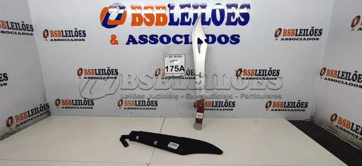 LOTE 175 - 01 FACÃO IMPORTADA AÇO INOXIDÁVEL CABO EM MADEIRA FULL TANG BAINHA DE NYLON TAMANHO TOTAL 50CM PESO 526G JÁ AFIADA   (NOVO) (NO ESTADO) ATENÇÃO! FAZER A VISITAÇÃO ANTES DE ARREMATAR, NÃO SABEMOS SE FUNCIONA. LEILÃO NÃO TEM GARANTIA E NEM DEVOLUÇÃO, SUJEITO A POSSÍVEIS AVARIAS VISÍVEIS/OCULTAS E/OU AUSÊNCIA DE COMPONENTES.
