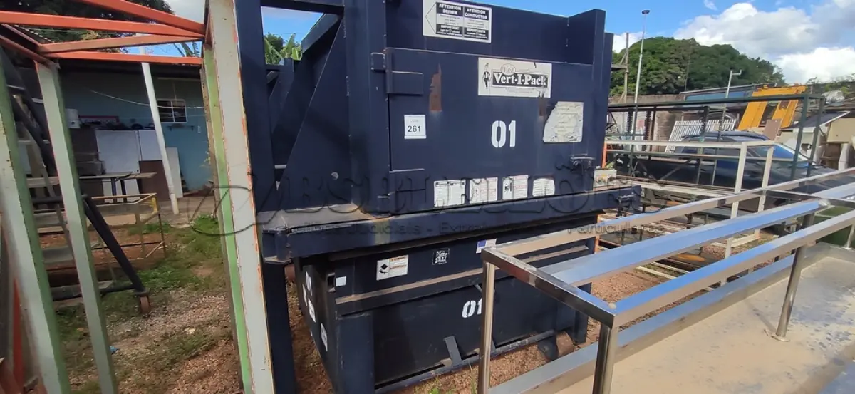 LOTE 261 - 01 COMPACTADORA. (NO ESTADO EM QUE SE ENCONTRA. SUJEITO A AVARIAS OCULTAS/VISÍVEIS.) AV9430J