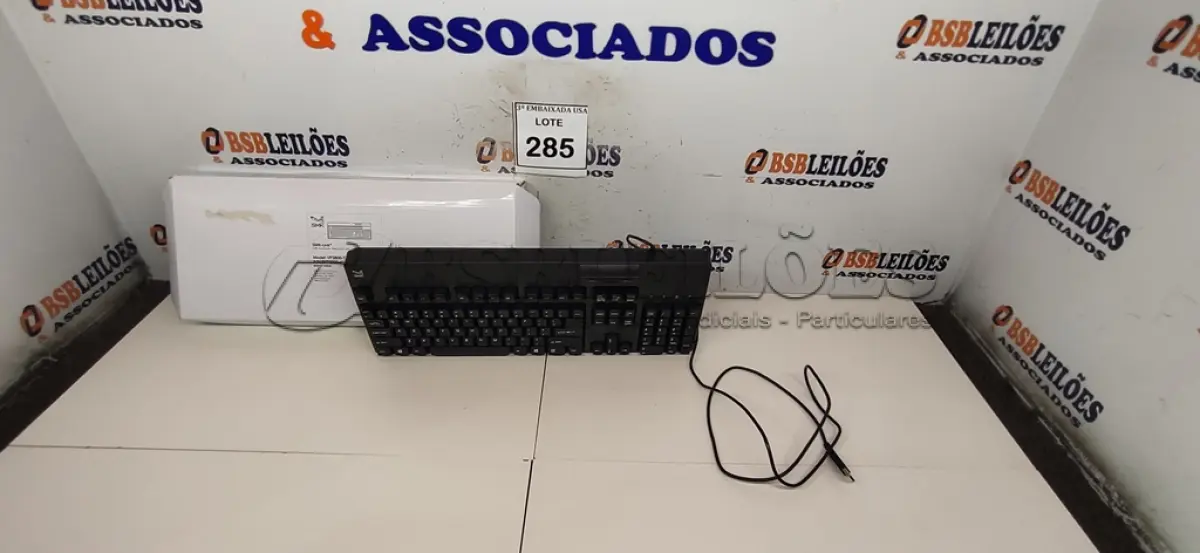 LOTE 285 - 01 TECLADO PARA COMPUTADORE. (NO ESTADO EM QUE SE ENCONTRA. SUJEITO A AVARIAS OCULTAS/VISÍVEIS.)