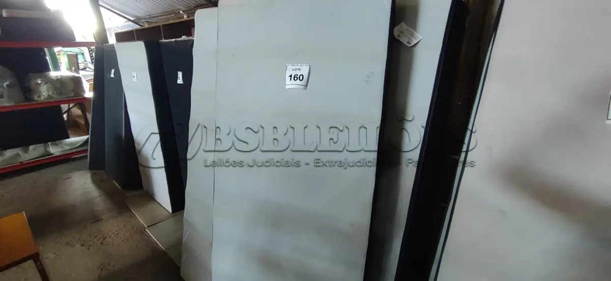 LOTE 160 - 02 BASES DE CAMA BOX CASAL. (NO ESTADO EM QUE SE ENCONTRA. SUJEITO A AVARIAS OCULTAS/VISÍVEIS.)