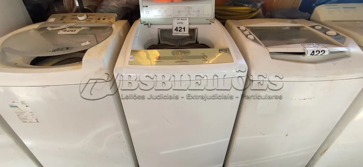 LOTE 421 - 01 MÁQUINA DE LAVAR 6KG MARCA BRASTEMP 220V COM AVARIAS. (NO ESTADO) ATENÇÃO! FAZER A VISITAÇÃO ANTES DE ARREMATAR, NÃO SABEMOS SE FUNCIONA. LEILÃO NÃO TEM GARANTIA E NEM DEVOLUÇÃO, SUJEITO A POSSÍVEIS AVARIAS VISÍVEIS/OCULTAS E/OU AUSÊNCIA DE COMPONENTES.