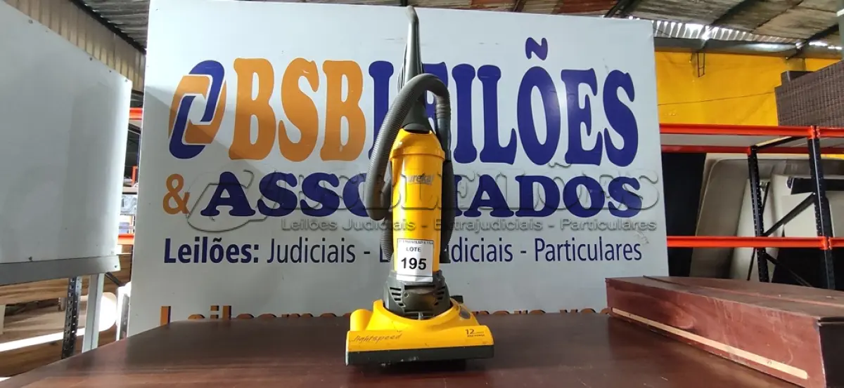 LOTE 195 - 01 ASPIRADOR DE PÓ LIGHT SPEED 110V (VACUUM CLEANER). (NO ESTADO EM QUE SE ENCONTRA. SUJEITO A AVARIAS OCULTAS/VISÍVEIS.) AV9669J