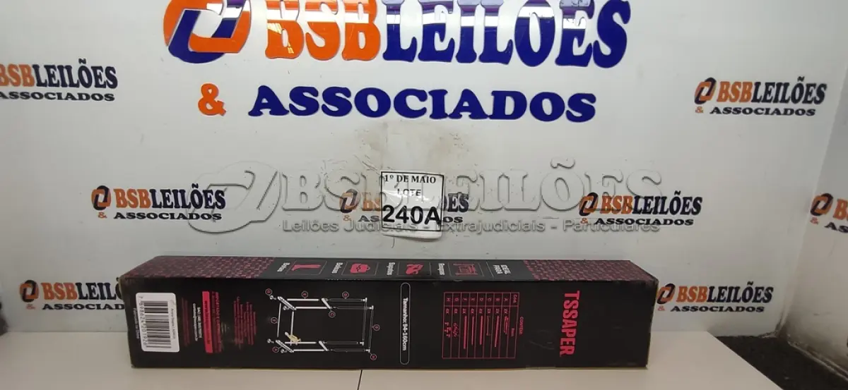 LOTE 240 - 01 ARARA DUPLA MONTÁVEL AÇO INOX SUPORTA 30KL 4 PÉS COM RODINHAS POSSUEM TRAVAS TAMANHO A1.60CM L 0,94CM  (NOVO) (NO ESTADO) ATENÇÃO! FAZER A VISITAÇÃO ANTES DE ARREMATAR, NÃO SABEMOS SE FUNCIONA. LEILÃO NÃO TEM GARANTIA E NEM DEVOLUÇÃO, SUJEITO A POSSÍVEIS AVARIAS VISÍVEIS/OCULTAS E/OU AUSÊNCIA DE COMPONENTES.