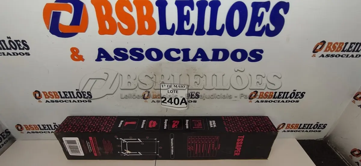 LOTE 240 - 01 ARARA DUPLA MONTÁVEL AÇO INOX SUPORTA 30KL 4 PÉS COM RODINHAS POSSUEM TRAVAS TAMANHO A1.60CM L 0,94CM  (NOVO) (NO ESTADO) ATENÇÃO! FAZER A VISITAÇÃO ANTES DE ARREMATAR, NÃO SABEMOS SE FUNCIONA. LEILÃO NÃO TEM GARANTIA E NEM DEVOLUÇÃO, SUJEITO A POSSÍVEIS AVARIAS VISÍVEIS/OCULTAS E/OU AUSÊNCIA DE COMPONENTES.