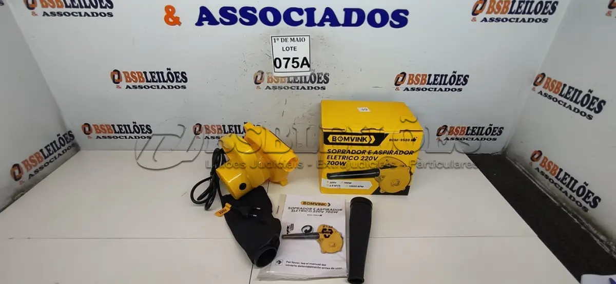LOTE 075 - 01 SOPRADOR E ASPIRADOR ELÉTRICO 220V 700W 13600RPM  (NOVO) (NO ESTADO) ATENÇÃO! FAZER A VISITAÇÃO ANTES DE ARREMATAR, NÃO SABEMOS SE FUNCIONA. LEILÃO NÃO TEM GARANTIA E NEM DEVOLUÇÃO, SUJEITO A POSSÍVEIS AVARIAS VISÍVEIS/OCULTAS E/OU AUSÊNCIA DE COMPONENTES.