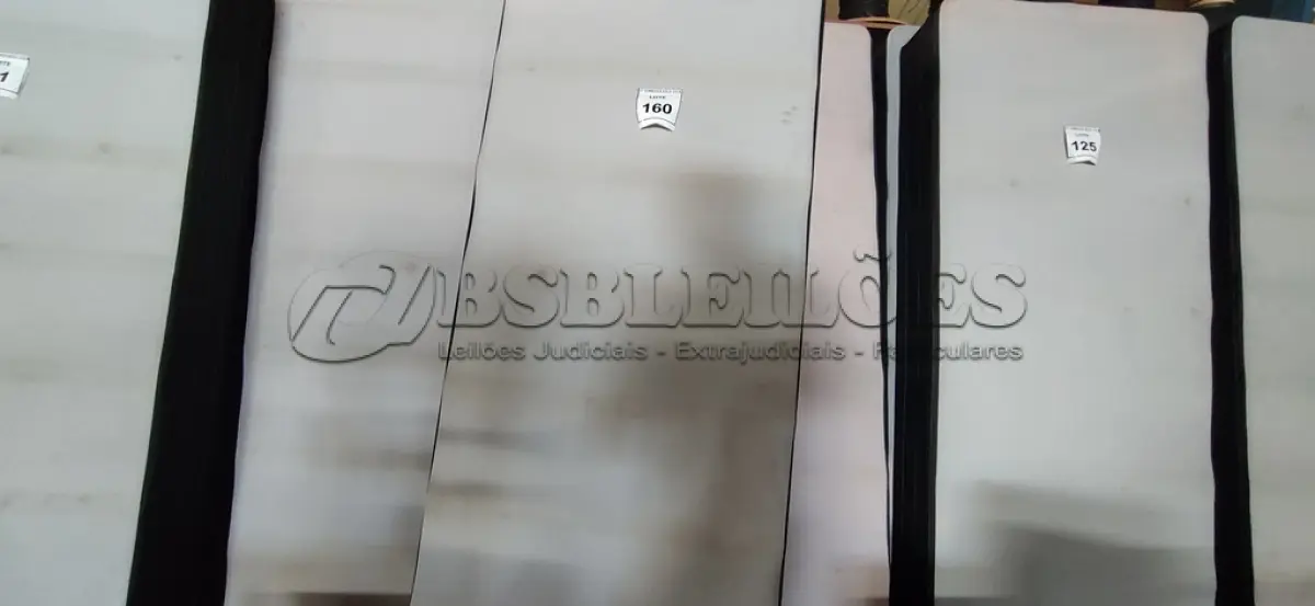 LOTE 160 - 02 BASES DE CAMA BOX CASAL. (NO ESTADO EM QUE SE ENCONTRA. SUJEITO A AVARIAS OCULTAS/VISÍVEIS.)