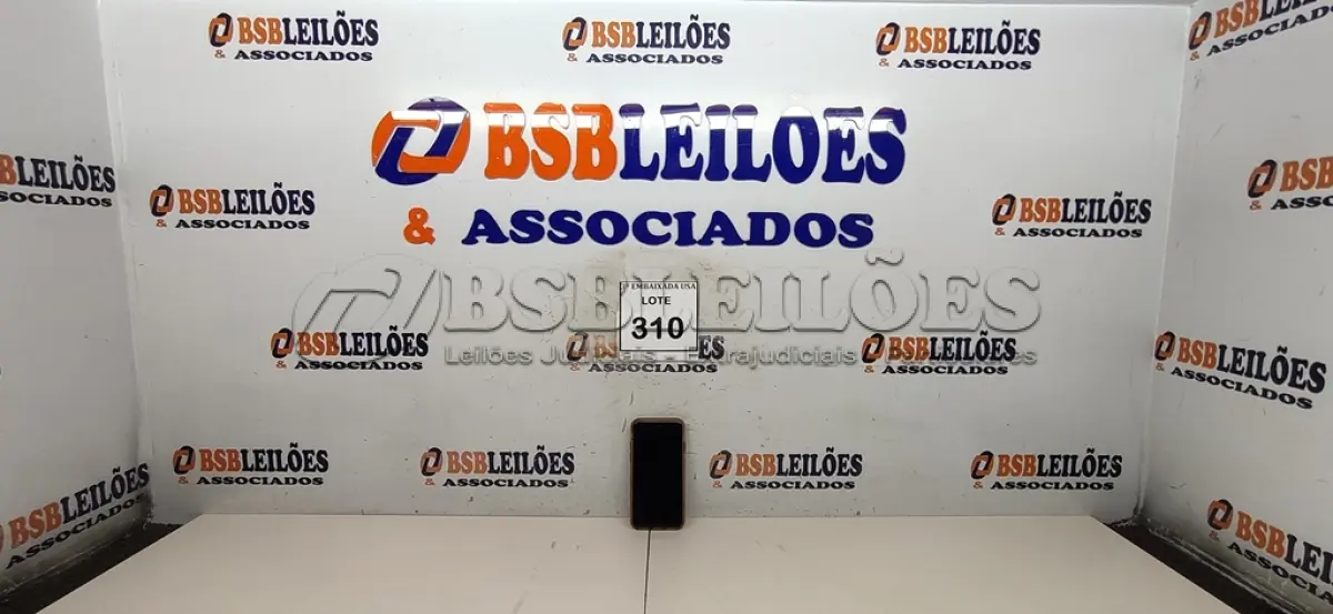 LOTE 310 - 01 IPHONE CD00010511960. (NO ESTADO EM QUE SE ENCONTRA. SUJEITO A AVARIAS OCULTAS/VISÍVEIS.)