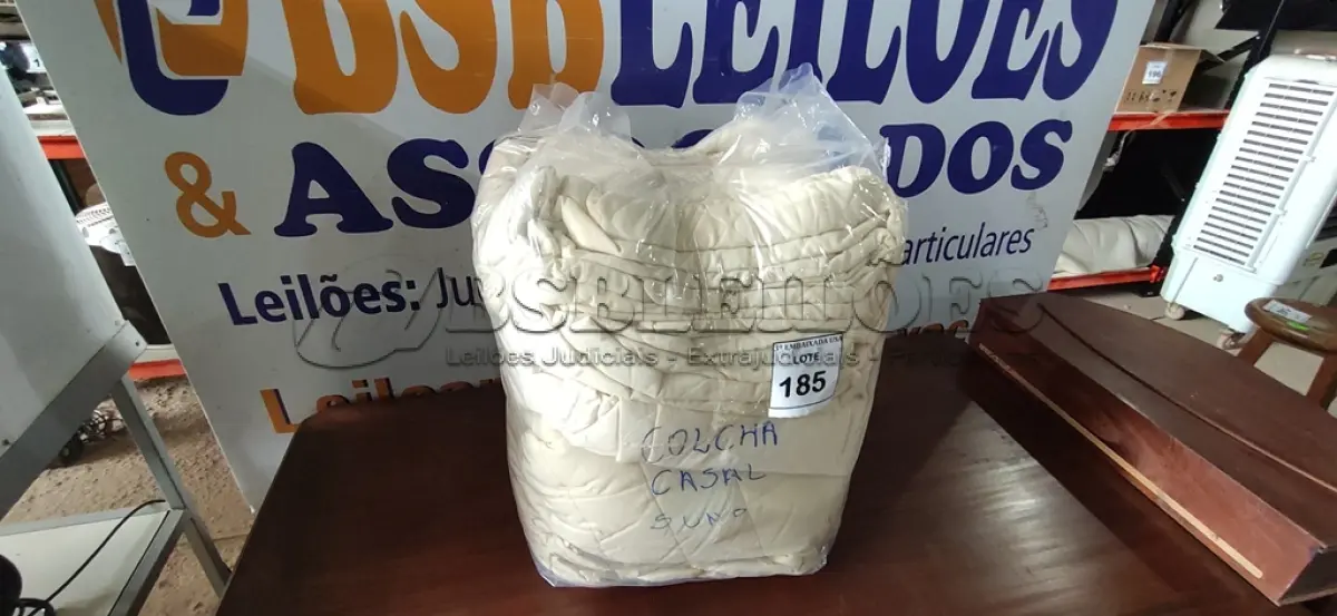 LOTE 185 - 05 COLCHAS DE CASAL. (NO ESTADO EM QUE SE ENCONTRA. SUJEITO A AVARIAS OCULTAS/VISÍVEIS.)