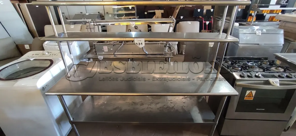 LOTE 131 - 01 BALCÃO EM INOX. (NO ESTADO EM QUE SE ENCONTRA. SUJEITO A AVARIAS OCULTAS/VISÍVEIS.) AV9452R