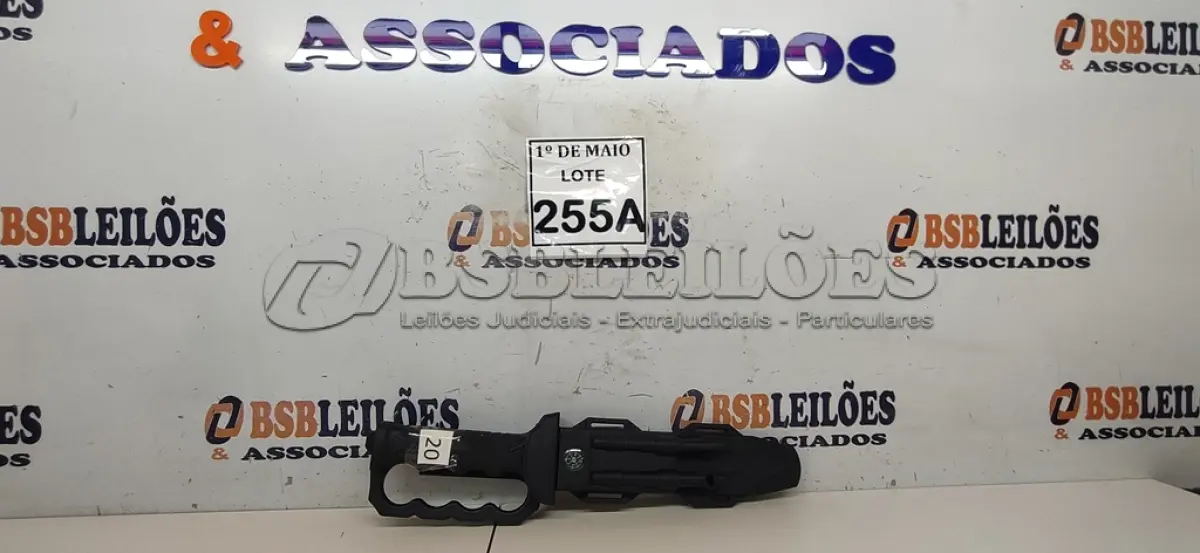 LOTE 255 - 01 FACA IMPORTADA AÇO INOXIDÁVEL CABO SOCO INGLÊS EM POLÍMERO    BAINHA EM POLÍMERO COM AMOLADOR E PEDERNEIRA TAMANHO TOTAL 31CM PESO 244G JÁ AFIADA   (NOVO) (NO ESTADO) ATENÇÃO! FAZER A VISITAÇÃO ANTES DE ARREMATAR, NÃO SABEMOS SE FUNCIONA. LEILÃO NÃO TEM GARANTIA E NEM DEVOLUÇÃO, SUJEITO A POSSÍVEIS AVARIAS VISÍVEIS/OCULTAS E/OU AUSÊNCIA DE COMPONENTES.