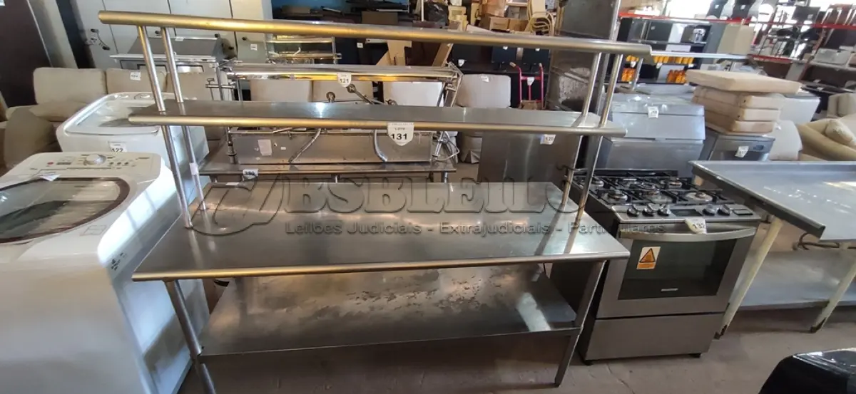 LOTE 131 - 01 BALCÃO EM INOX. (NO ESTADO EM QUE SE ENCONTRA. SUJEITO A AVARIAS OCULTAS/VISÍVEIS.) AV9452R