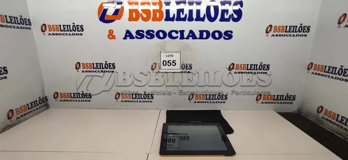 LOTE 055 - 01 TABLET SEM FONTE COM CASE MARCA POSITIVO. (NO ESTADO) ATENÇÃO! FAZER A VISITAÇÃO ANTES DE ARREMATAR, NÃO SABEMOS SE FUNCIONA, LEILÃO NÃO TEM GARANTIA E NEM DEVOLUÇÃO, SUJEITO A POSSÍVEIS AVARIAS VISÍVEIS/OCULTAS E/OU AUSÊNCIA DE COMPONENTES.