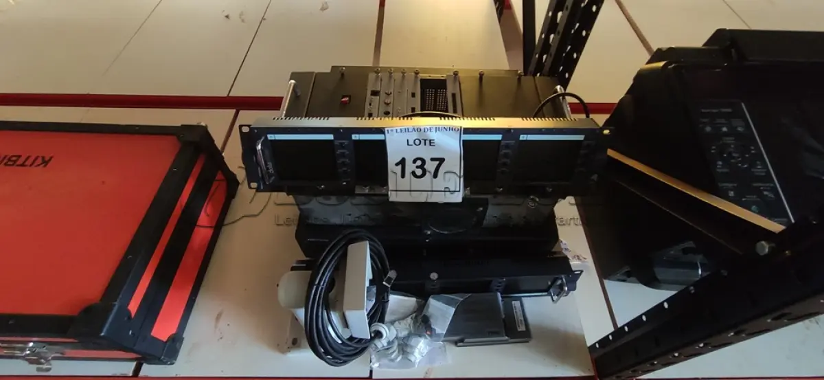 LOTE 137 - 01 EQUIPAMENTOS DE VÍDEO. (NO ESTADO) ATENÇÃO! FAZER A VISITAÇÃO ANTES DE ARREMATAR, NÃO SABEMOS SE FUNCIONA, LEILÃO NÃO TEM GARANTIA E NEM DEVOLUÇÃO, SUJEITO A POSSÍVEIS AVARIAS VISÍVEIS/OCULTAS E/OU AUSÊNCIA DE COMPONENTES.