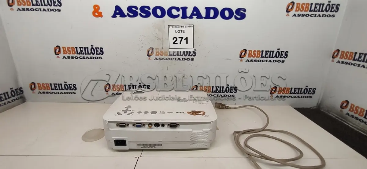 LOTE 271 - 01 PROJETOR MULTIMIDIA MARCA NEC. (NO ESTADO) ATENÇÃO! FAZER A VISITAÇÃO ANTES DE ARREMATAR, NÃO SABEMOS SE FUNCIONA, LEILÃO NÃO TEM GARANTIA E NEM DEVOLUÇÃO, SUJEITO A POSSÍVEIS AVARIAS VISÍVEIS/OCULTAS E/OU AUSÊNCIA DE COMPONENTES.