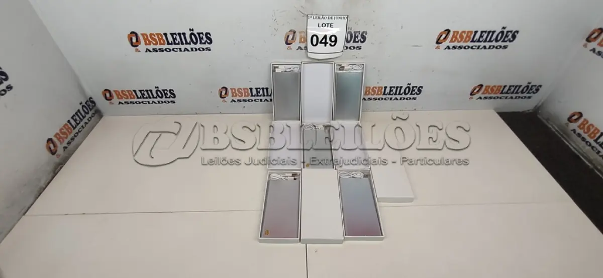 LOTE 049 - 05 BATERIAS METÁLICAS. (NO ESTADO) ATENÇÃO! FAZER A VISITAÇÃO ANTES DE ARREMATAR, NÃO SABEMOS SE FUNCIONA, LEILÃO NÃO TEM GARANTIA E NEM DEVOLUÇÃO, SUJEITO A POSSÍVEIS AVARIAS VISÍVEIS/OCULTAS E/OU AUSÊNCIA DE COMPONENTES.