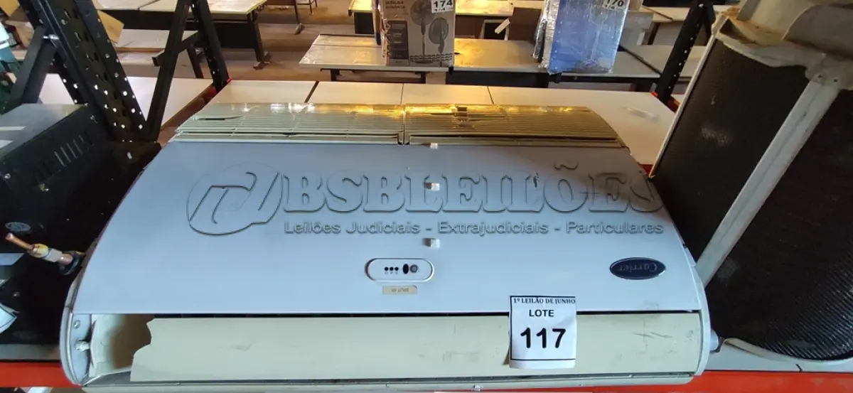 LOTE 117 - 01 CONDENSADORA E 01 EVAPORADORA DE AR MARCA CARRIER. (NO ESTADO) ATENÇÃO! FAZER A VISITAÇÃO ANTES DE ARREMATAR, NÃO SABEMOS SE FUNCIONA, LEILÃO NÃO TEM GARANTIA E NEM DEVOLUÇÃO, SUJEITO A POSSÍVEIS AVARIAS VISÍVEIS/OCULTAS E/OU AUSÊNCIA DE COMPONENTES.