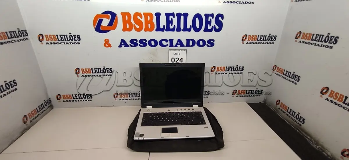 LOTE 024 - 01 NOTEBOOK SEM FONTE COM CASE MARCA DATEN. ATENÇÃO! FAZER A VISITAÇÃO ANTES DE ARREMATAR, NÃO SABEMOS SE FUNCIONA, LEILÃO NÃO TEM GARANTIA E NEM DEVOLUÇÃO, SUJEITO A POSSÍVEIS AVARIAS VISÍVEIS/OCULTAS E/OU AUSÊNCIA DE COMPONENTES.