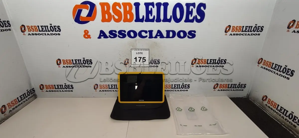 LOTE 175 - 01 TABLET SEM FONTE COM CASE MARCA POSITIVO. (NO ESTADO) ATENÇÃO! FAZER A VISITAÇÃO ANTES DE ARREMATAR, NÃO SABEMOS SE FUNCIONA, LEILÃO NÃO TEM GARANTIA E NEM DEVOLUÇÃO, SUJEITO A POSSÍVEIS AVARIAS VISÍVEIS/OCULTAS E/OU AUSÊNCIA DE COMPONENTES.
