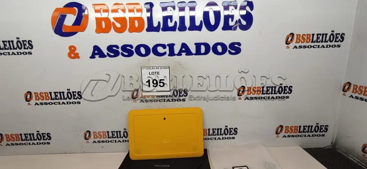LOTE 195 - 01 TABLET SEM FONTE COM CASE MARCA POSITIVO. (NO ESTADO) ATENÇÃO! FAZER A VISITAÇÃO ANTES DE ARREMATAR, NÃO SABEMOS SE FUNCIONA, LEILÃO NÃO TEM GARANTIA E NEM DEVOLUÇÃO, SUJEITO A POSSÍVEIS AVARIAS VISÍVEIS/OCULTAS E/OU AUSÊNCIA DE COMPONENTES.