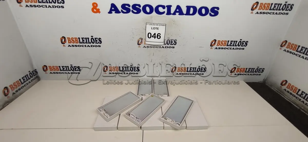 LOTE 046 - 05 BATERIAS METÁLICAS. (NO ESTADO) ATENÇÃO! FAZER A VISITAÇÃO ANTES DE ARREMATAR, NÃO SABEMOS SE FUNCIONA, LEILÃO NÃO TEM GARANTIA E NEM DEVOLUÇÃO, SUJEITO A POSSÍVEIS AVARIAS VISÍVEIS/OCULTAS E/OU AUSÊNCIA DE COMPONENTES.